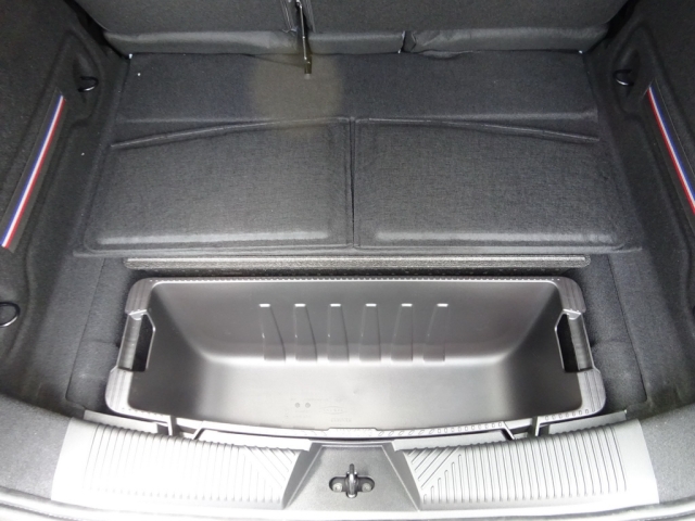 Renault - RENAULT 4 E-TECH ELECTRIC Techno 150 PS comfort range