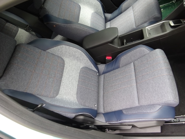 Renault - RENAULT 4 E-TECH ELECTRIC Techno 150 PS comfort range