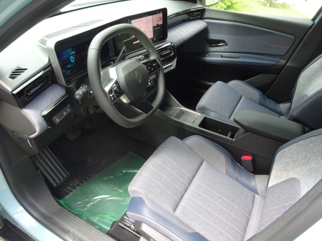 Renault - RENAULT 4 E-TECH ELECTRIC Techno 150 PS comfort range