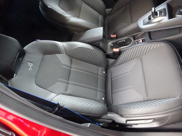 Renault - CAPTUR ESPRIT ALPINE E-TECH FULL HYBRID 160