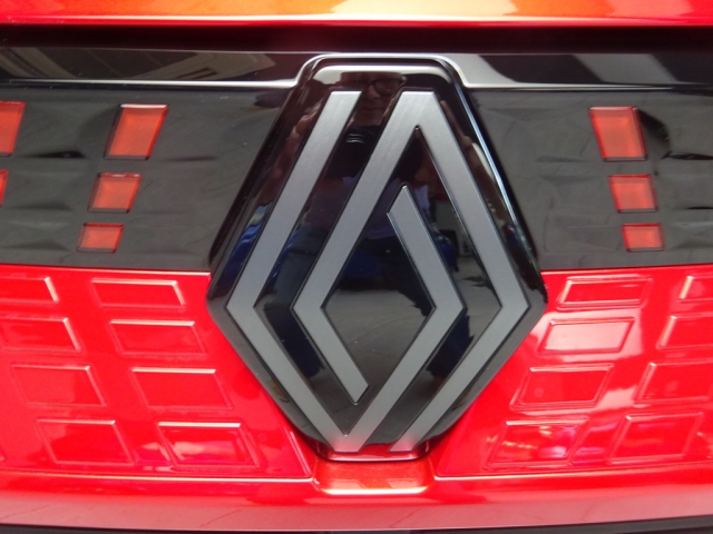 Renault - CAPTUR ESPRIT ALPINE E-TECH FULL HYBRID 160