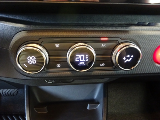 Renault - TWINGO E-TECH ELECTRIC Techno 80 PS urban range