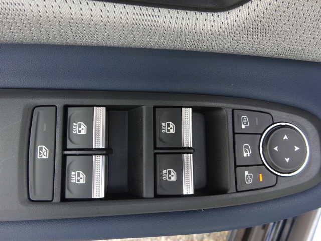 Renault - R5 E-Tech Electric Roland Garros