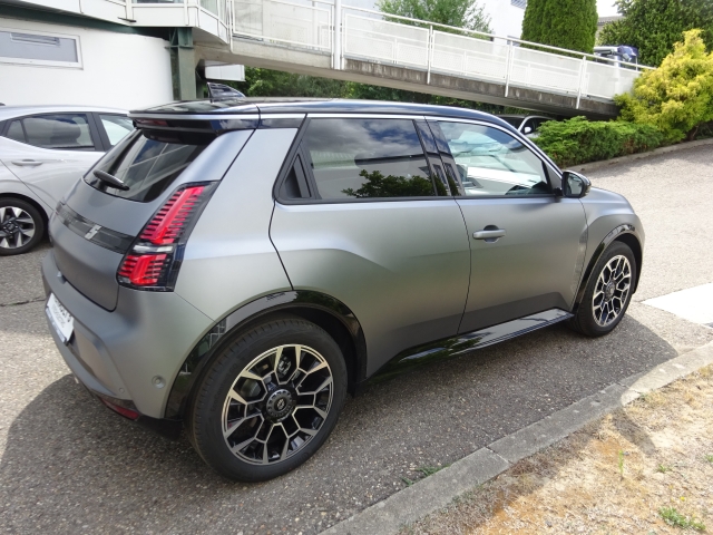 Renault - R5 E-Tech Electric Roland Garros