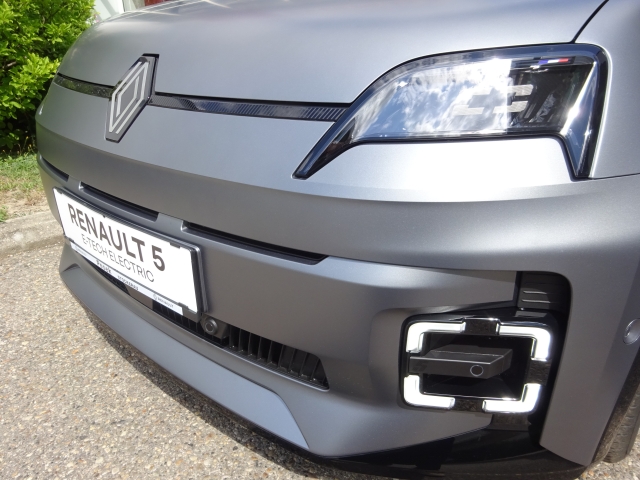 Renault - R5 E-Tech Electric Roland Garros