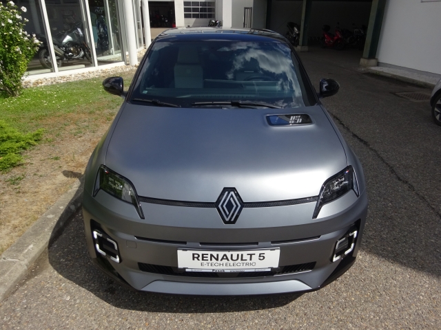 Renault - R5 E-Tech Electric Roland Garros