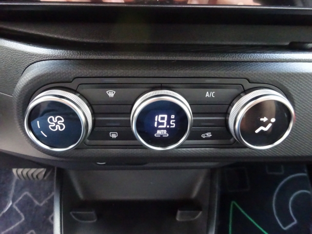 Renault - TWINGO E-TECH ELECTRIC Techno 80 PS urban range