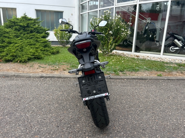Honda - CB 125R
