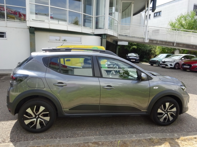 Dacia - SANDERO STEPWAY EXPRESSION TCe 110