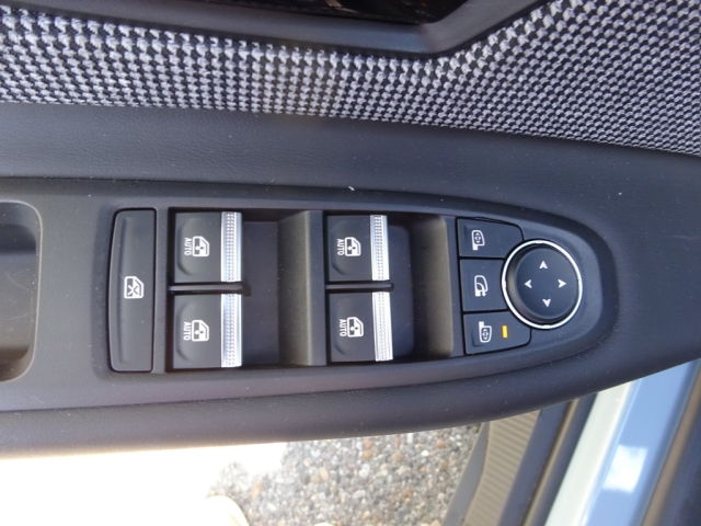 Renault - RENAULT 4 E-TECH ELECTRIC Iconic 150 PS comfort range