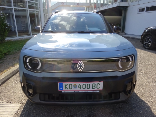 Renault - RENAULT 4 E-TECH ELECTRIC Iconic 150 PS comfort range