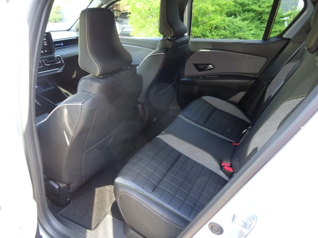 Renault - RENAULT 4 E-TECH ELECTRIC Iconic 150 PS comfort range