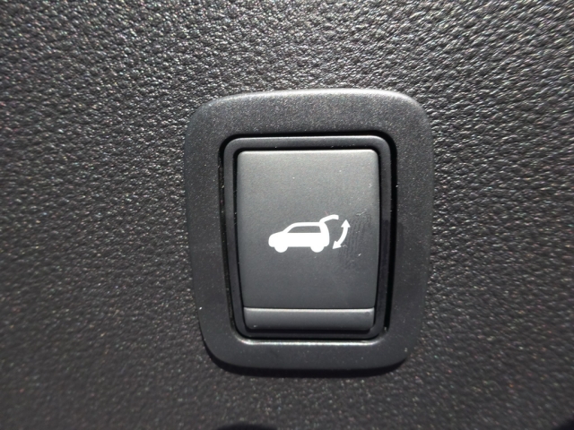 Renault - RENAULT 4 E-TECH ELECTRIC Iconic 150 PS comfort range