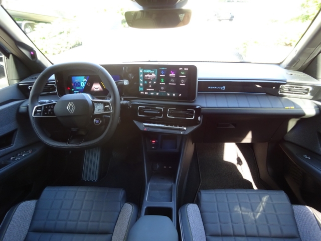 Renault - RENAULT 4 E-TECH ELECTRIC Iconic 150 PS comfort range
