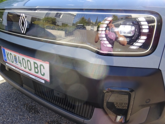 Renault - RENAULT 4 E-TECH ELECTRIC Iconic 150 PS comfort range