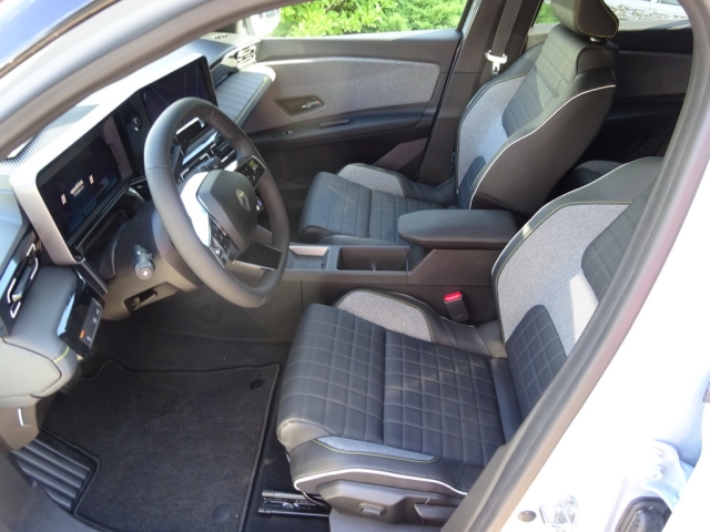 Renault - RENAULT 4 E-TECH ELECTRIC Iconic 150 PS comfort range