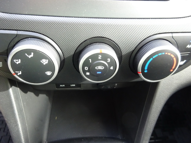 Hyundai - I10L3 PLUS 1,0 MT (304qq)