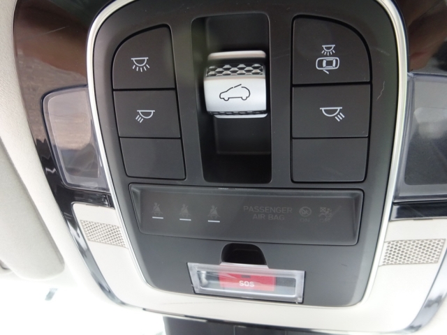 Hyundai - Santa Fe PHEV Luxury Line 1,6 T-GDi PHEV 4WD AT s1