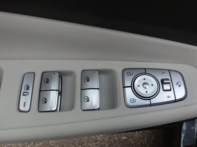 Hyundai - Santa Fe PHEV Luxury Line 1,6 T-GDi PHEV 4WD AT s1