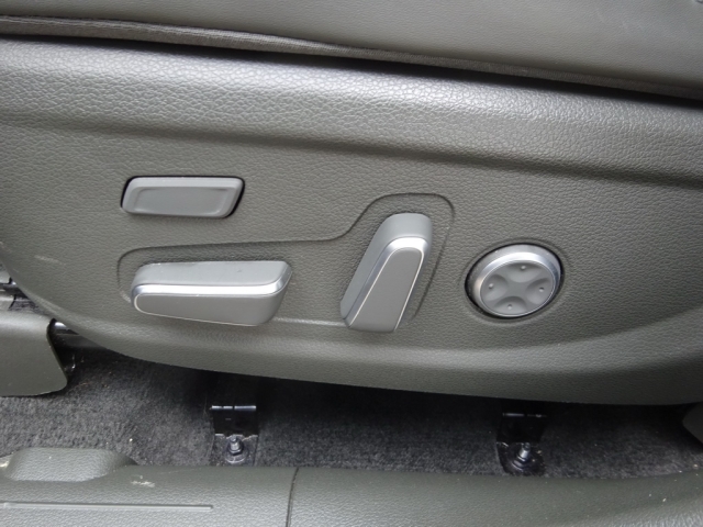 Hyundai - Santa Fe PHEV Luxury Line 1,6 T-GDi PHEV 4WD AT s1