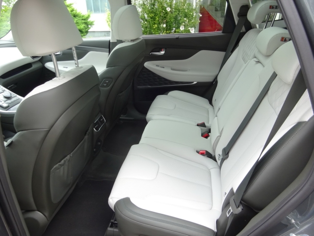 Hyundai - Santa Fe PHEV Luxury Line 1,6 T-GDi PHEV 4WD AT s1