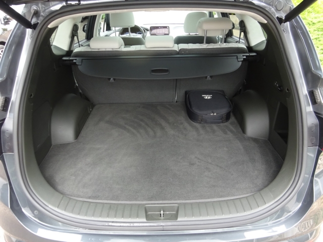 Hyundai - Santa Fe PHEV Luxury Line 1,6 T-GDi PHEV 4WD AT s1