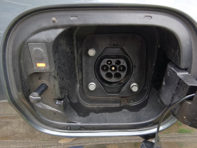 Hyundai - Santa Fe PHEV Luxury Line 1,6 T-GDi PHEV 4WD AT s1