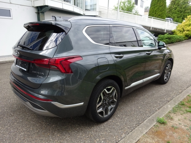 Hyundai - Santa Fe PHEV Luxury Line 1,6 T-GDi PHEV 4WD AT s1