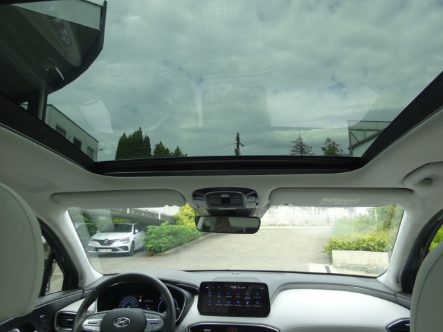 Hyundai - Santa Fe PHEV Luxury Line 1,6 T-GDi PHEV 4WD AT s1