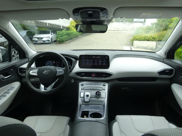 Hyundai - Santa Fe PHEV Luxury Line 1,6 T-GDi PHEV 4WD AT s1