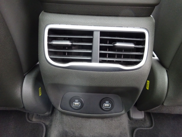 Hyundai - Santa Fe PHEV Luxury Line 1,6 T-GDi PHEV 4WD AT s1
