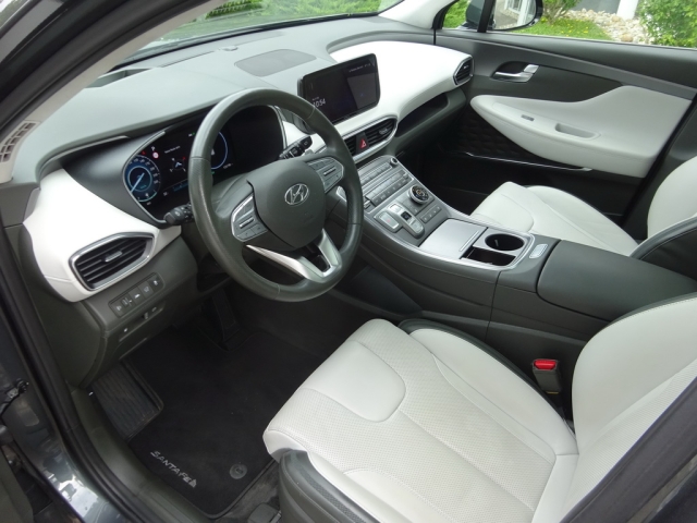 Hyundai - Santa Fe PHEV Luxury Line 1,6 T-GDi PHEV 4WD AT s1