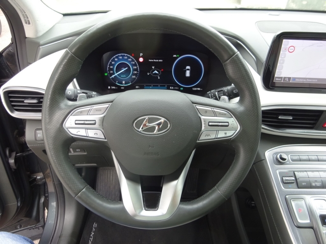 Hyundai - Santa Fe PHEV Luxury Line 1,6 T-GDi PHEV 4WD AT s1