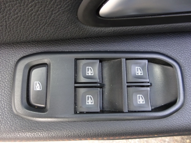 Dacia - DUSTER EXTREME TCe 150 4WD (A3 4 M3M 6US)