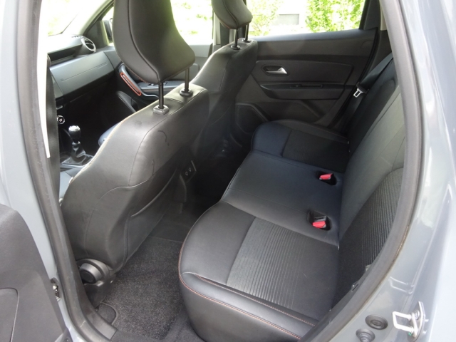Dacia - DUSTER EXTREME TCe 150 4WD (A3 4 M3M 6US)