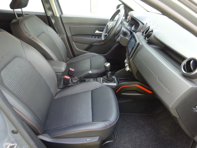 Dacia - DUSTER EXTREME TCe 150 4WD (A3 4 M3M 6US)