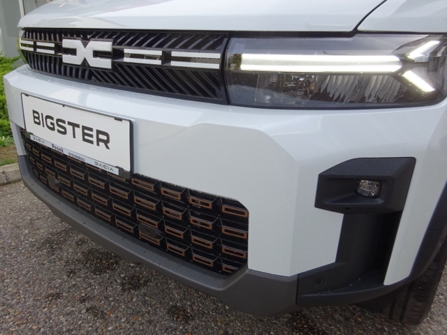 Dacia - BIGSTER EXTREME HYBRID 155