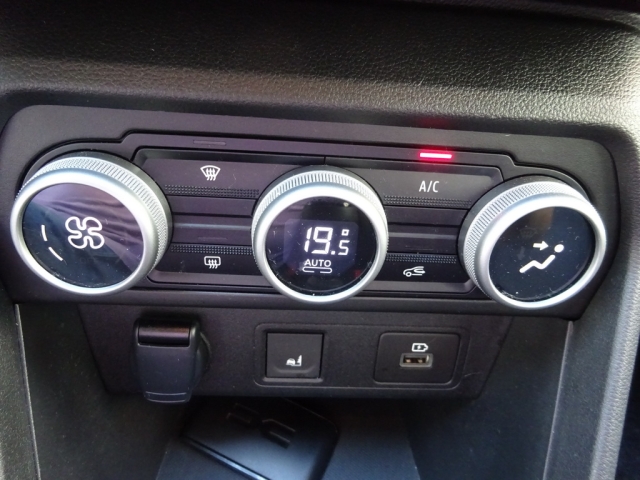 Dacia - SANDERO STEPWAY EXTREME+ TCe 90 (STVB M6 6U S)