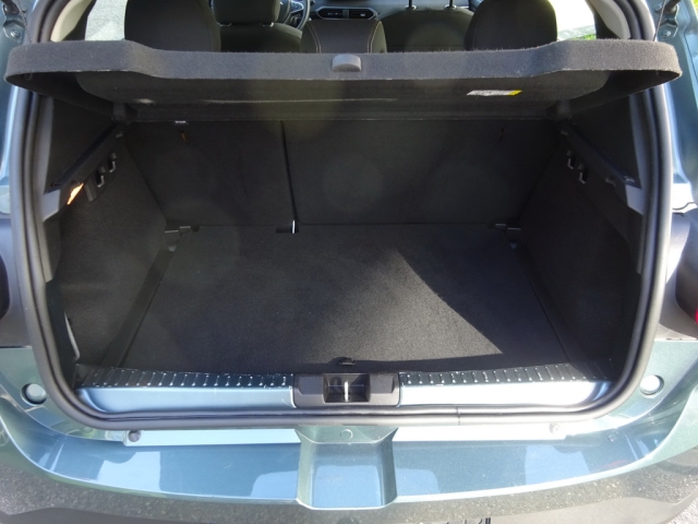Dacia - SANDERO STEPWAY EXTREME+ TCe 90 (STVB M6 6U S)