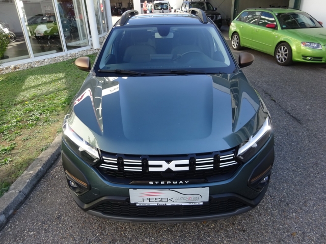 Dacia - SANDERO STEPWAY EXTREME+ TCe 90 (STVB M6 6U S)
