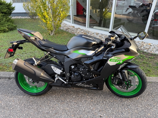 Kawasaki - NINJA ZX-6R