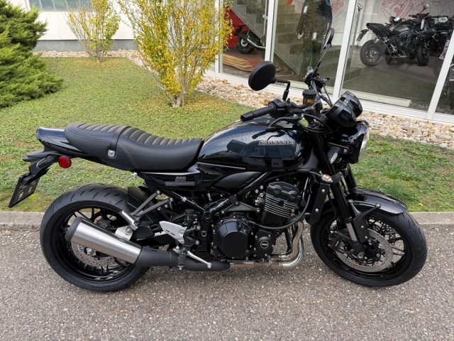 Kawasaki - Z 900RS Black Ball Edition